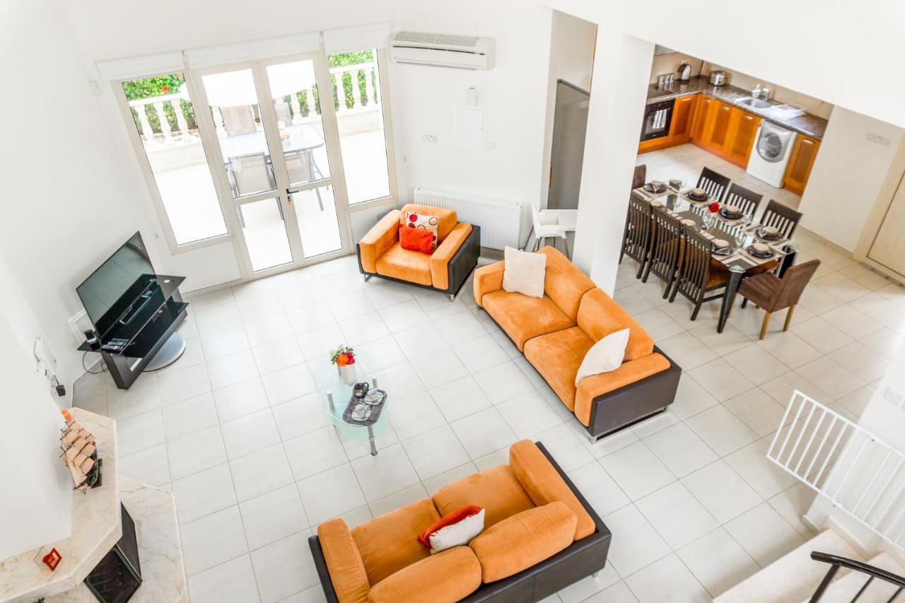 Villa Deja Blue By Ezoria Villas Coral Bay Exteriör bild