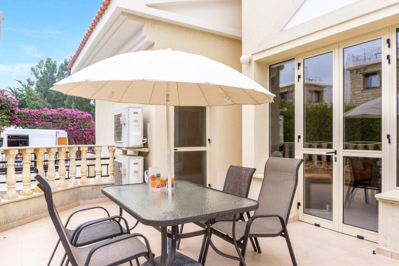 Villa Deja Blue By Ezoria Villas Coral Bay Exteriör bild