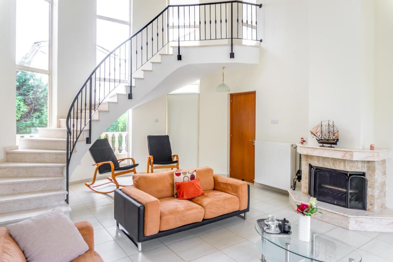 Villa Deja Blue By Ezoria Villas Coral Bay Exteriör bild